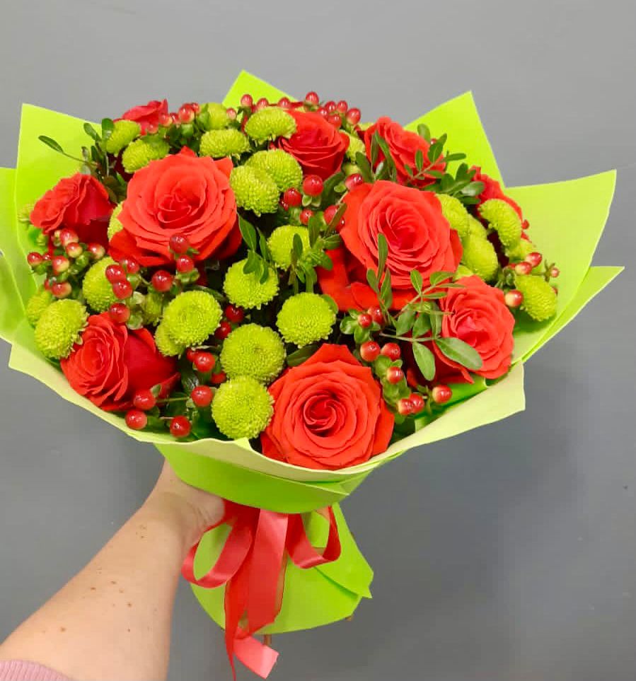 Букет цветов из: Хризантемы и Розы в Березовке Пермский край