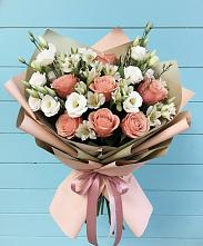 Букет цветов из:  Розы, Альстромерии и Лизиантусы в Березовке Пермский край