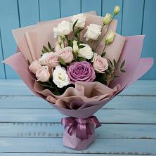 Букет цветов из:  Розы и Лизиантусы в Березовке Пермский край