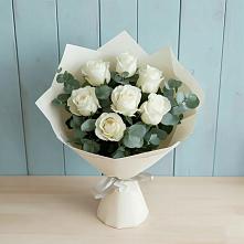 Букет Белые розы в Эвкалипте в Березовке Пермский край