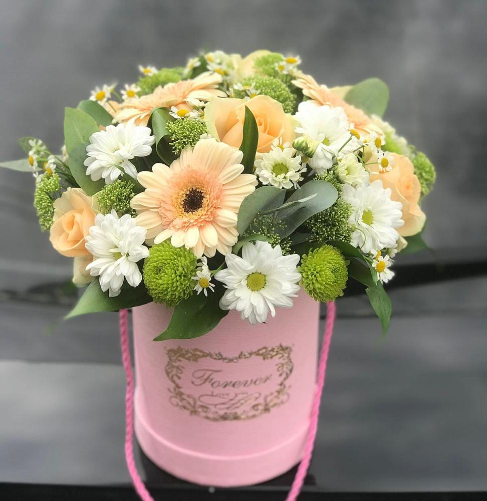 Цветочная композиция из Розы, Герберы и Хризантемы в шляпной коробке в Березовке Пермский край