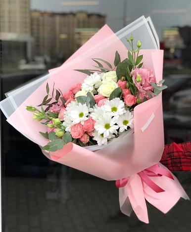 Букет цветов из: Розы, Лизиантусы и Хризантемы в Березовке Пермский край