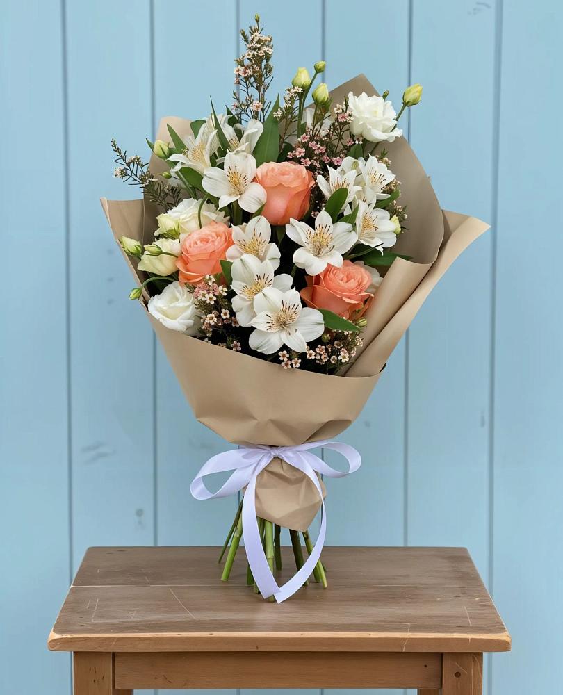 Букет цветов из: Альстромерии, Лизиантусы, Розы и Хризантемы в Березовке Пермский край