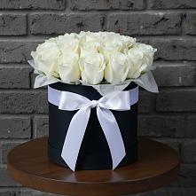 Цветочная композиция из Розы в шляпной коробке в Березовке Пермский край